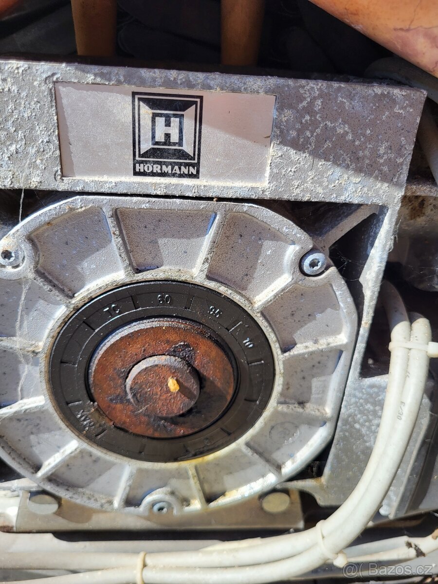 Prodám el. roletová vrata 3ks. - 7