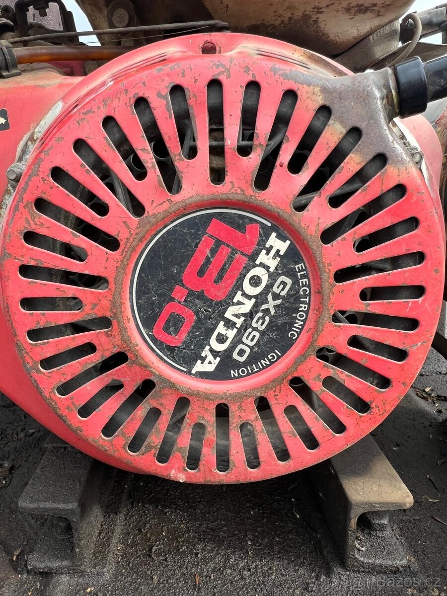 Ručně vedený válec STAVOSTROJ VV 3405 - 7