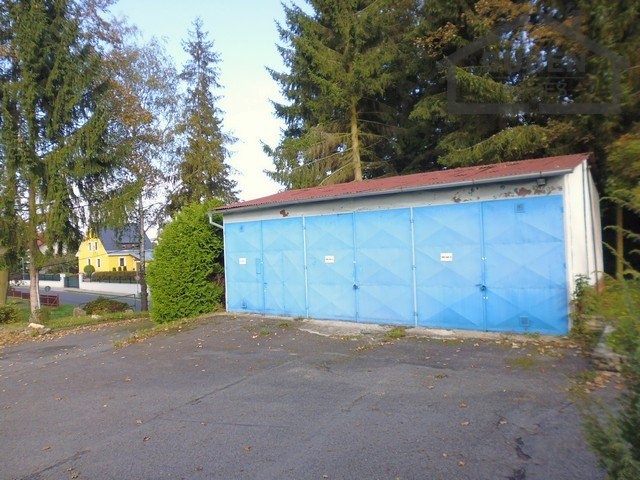 1/2 spoluvlastnického podílu areálu s administrativní budovo - 7