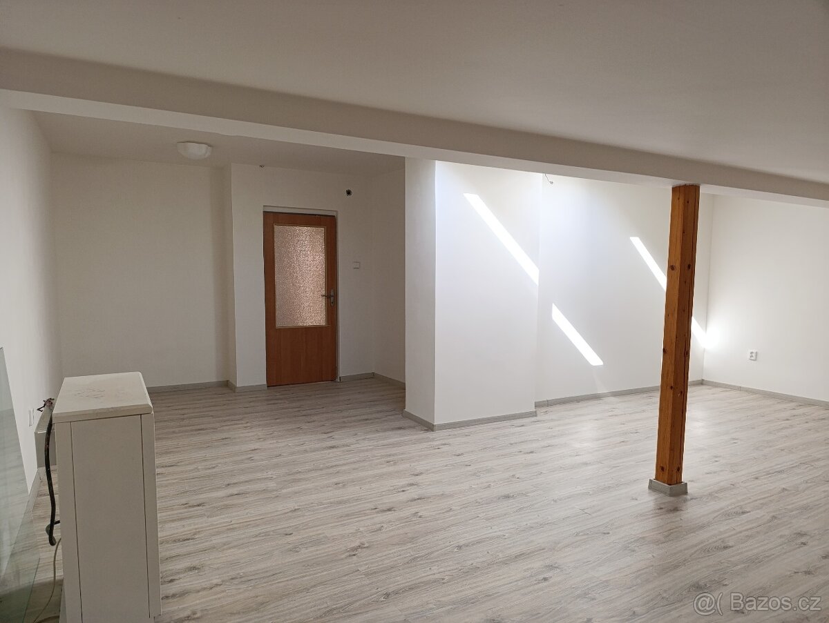 Pronajmu byt 3+1 v Broumově - 7