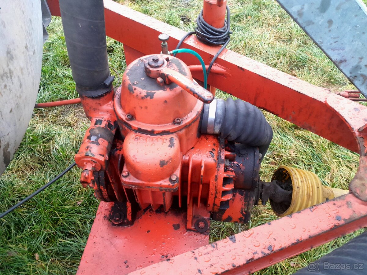 Fekální přívěs 4 m³ - 7