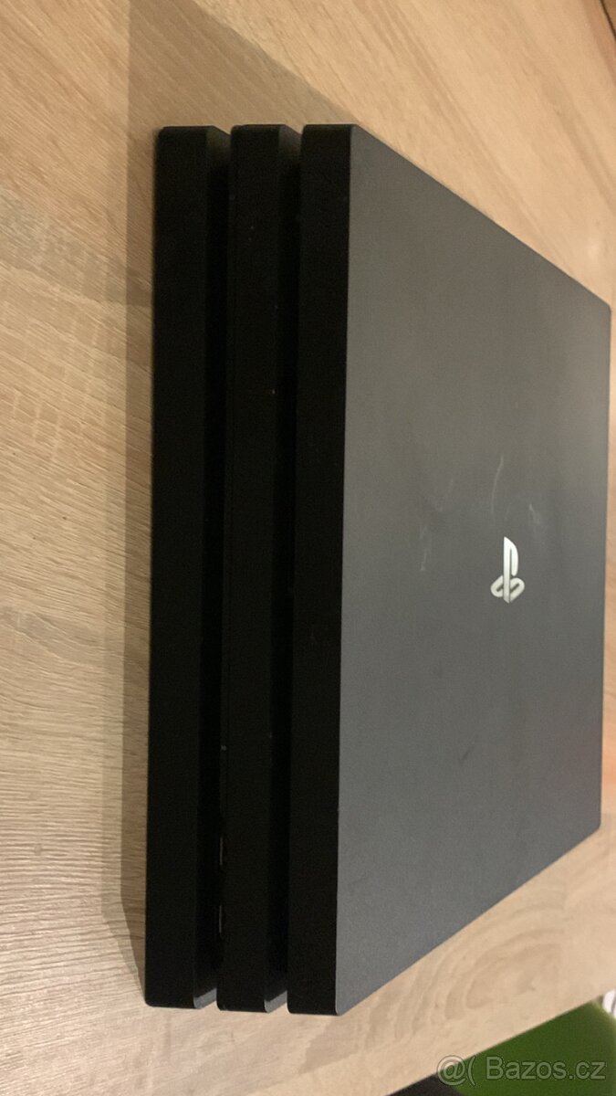 Playstation 4 Pro - 7