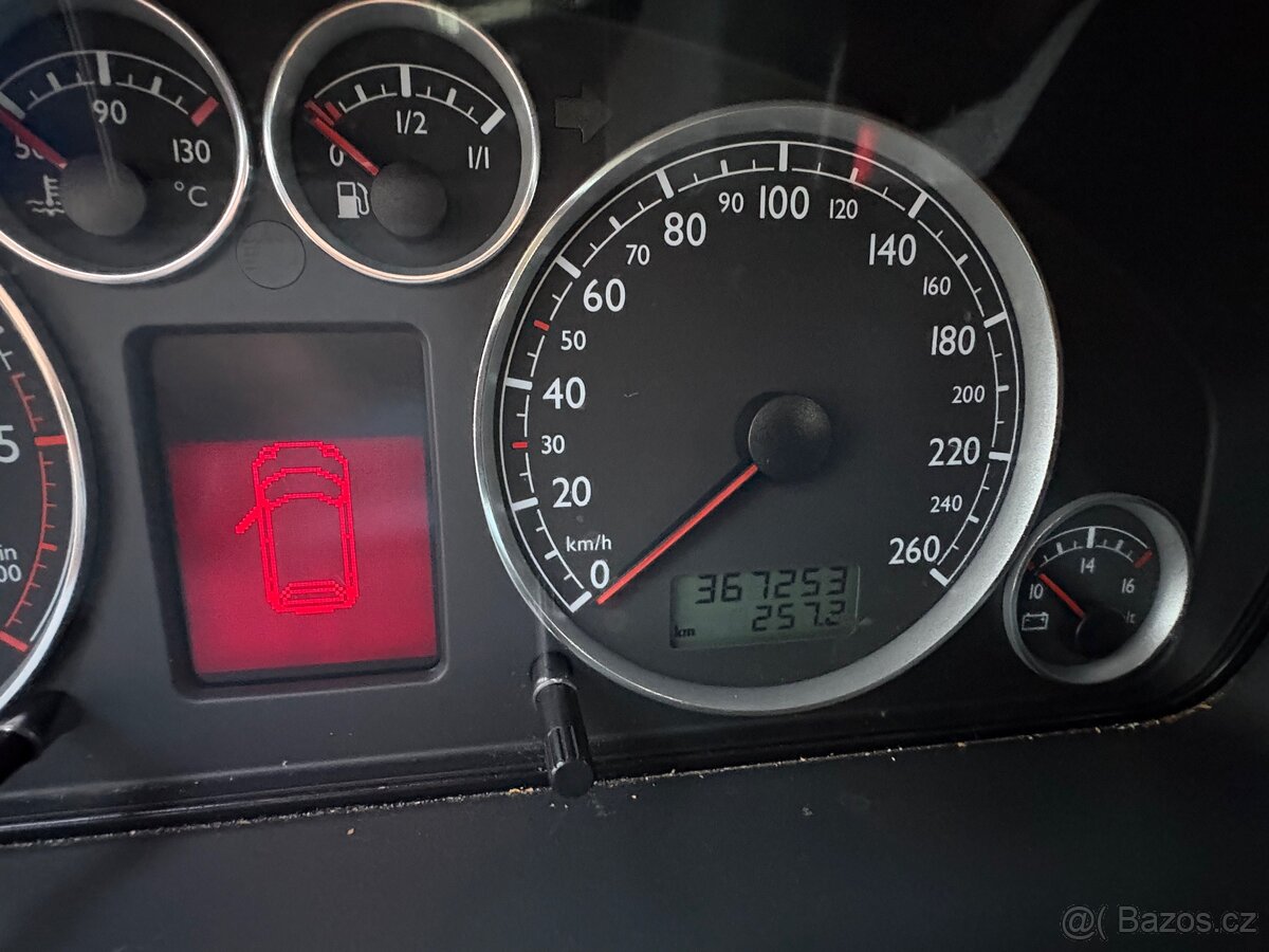 VW Sharan - 7