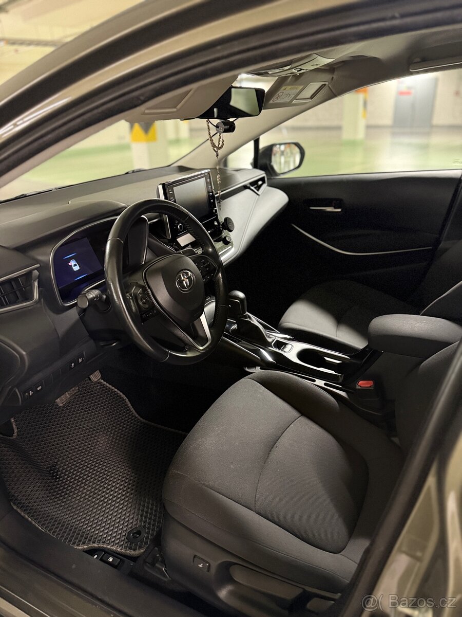 Přidám Toyota Corolla hybrid 2020 rok - 7