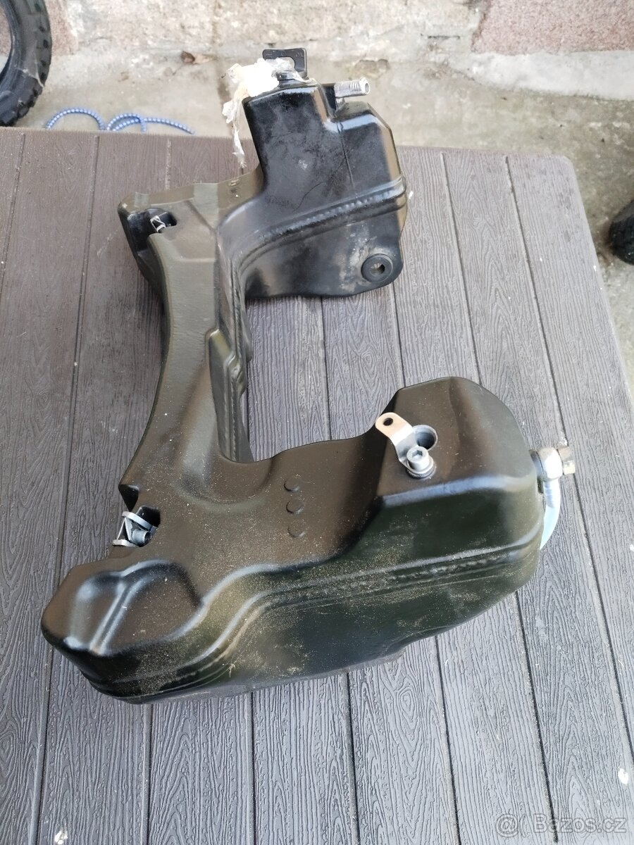 KTM 990 SUPERDUKE NÁDRŽ - 7