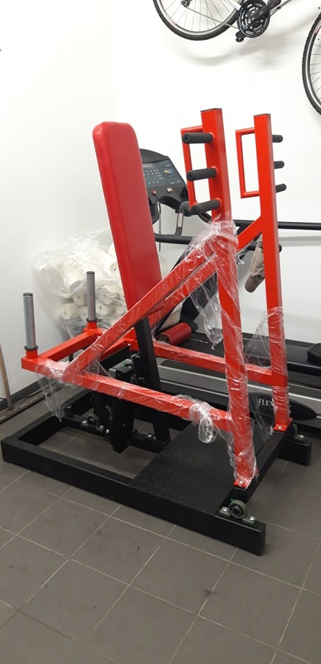 Posilovací stroje typu Hammer - 7