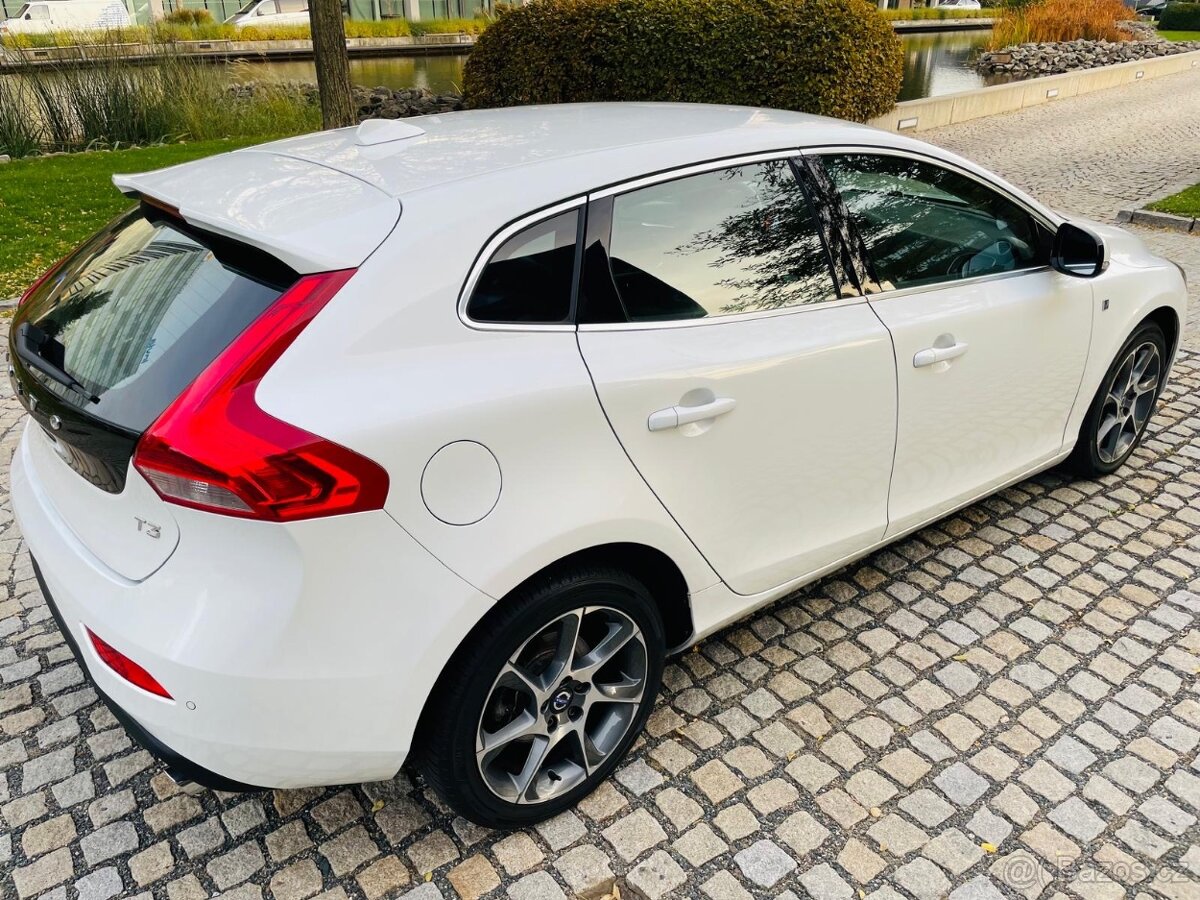 Volvo V40 2.0i T3 MANUÁL OCEAN RACE VÝHŘEV SERVISKA - 7