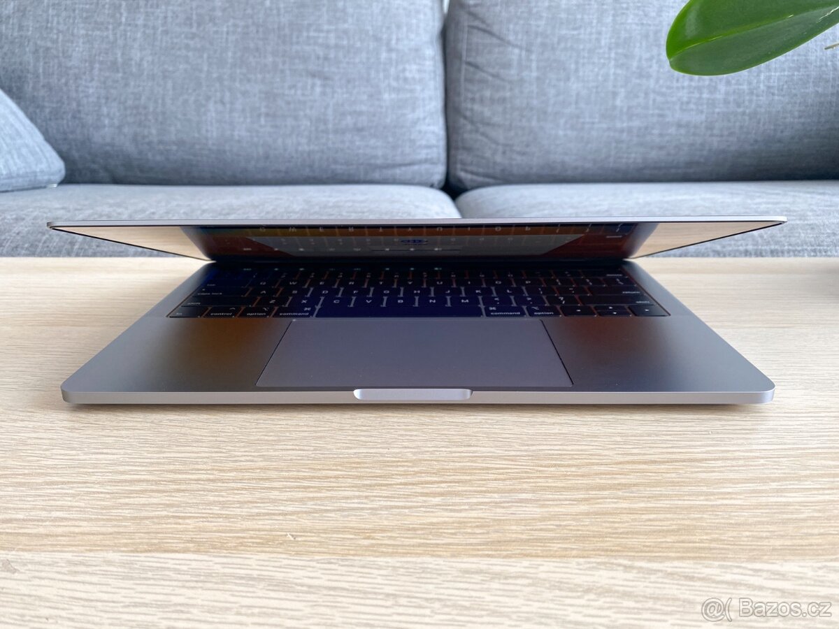 JAKO NOVÝ - MacBook Pro 13" (2019) SG - MAX KONFIGURACE - 7