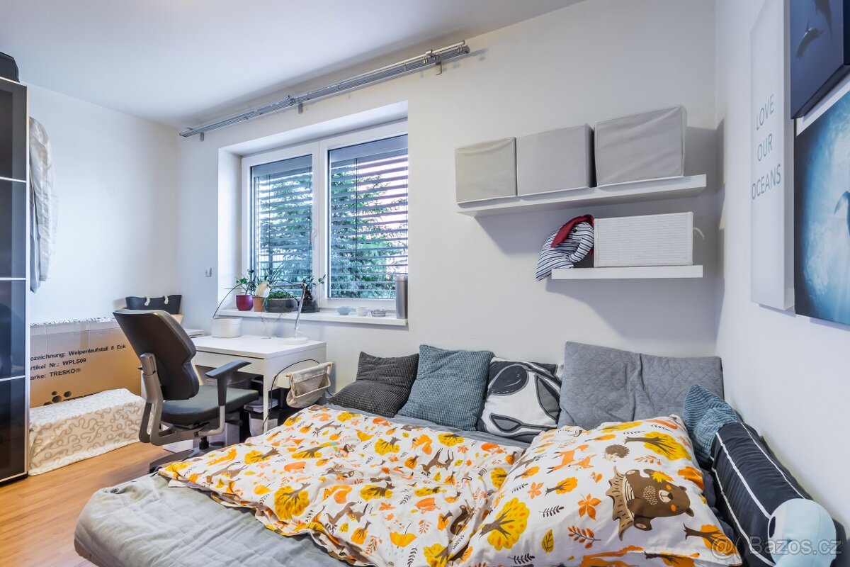 Pronájem bytu 2+kk se zahradou a garážovým stáním - 7