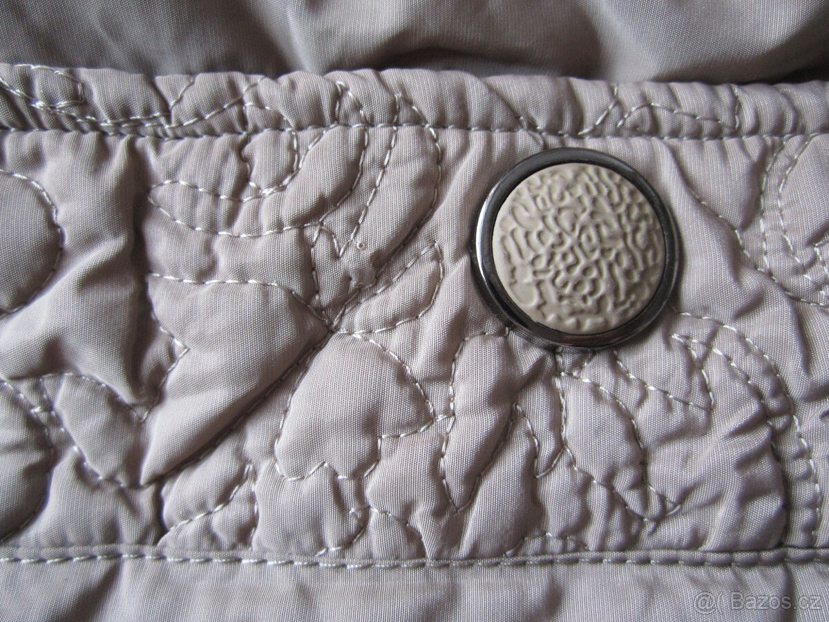 Zimní béžový kabát, zdobený, M/L, výborný stav - 7