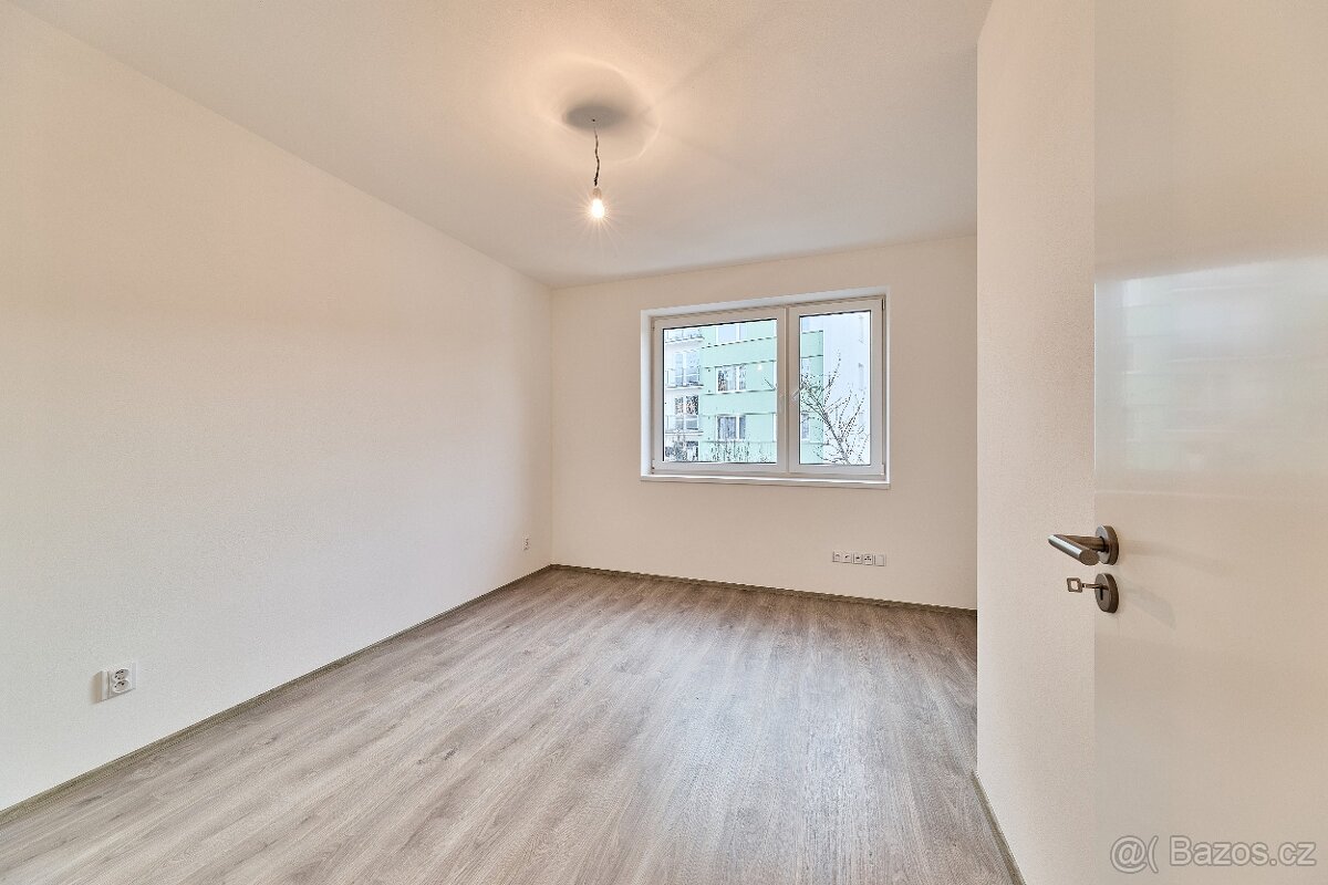 Prodej bytu 3+kk s balkonem (sprchový kout) - 7