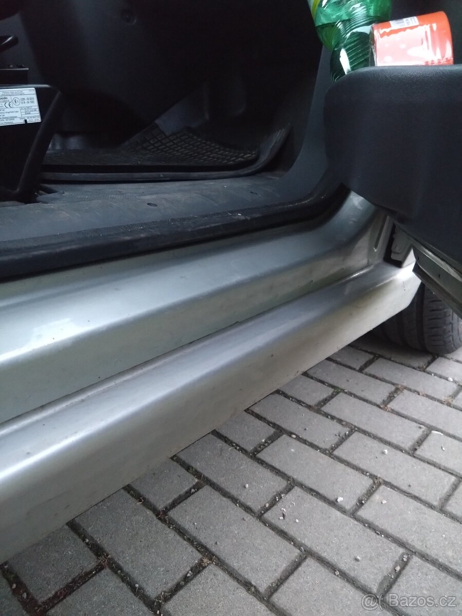 Obytná dodávka ideální pro rybáře nebo pejskaře - 7