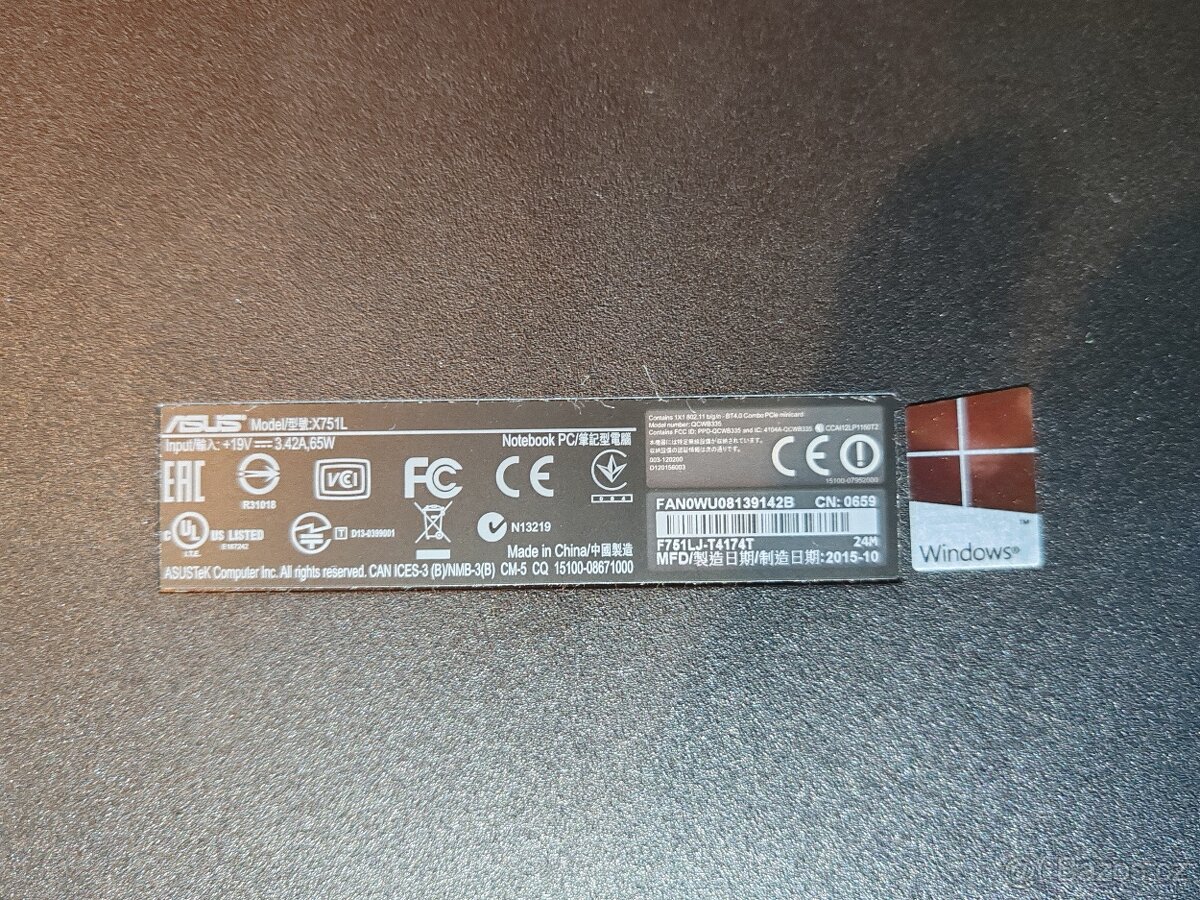 Prodá notebook Asus X751L - 7