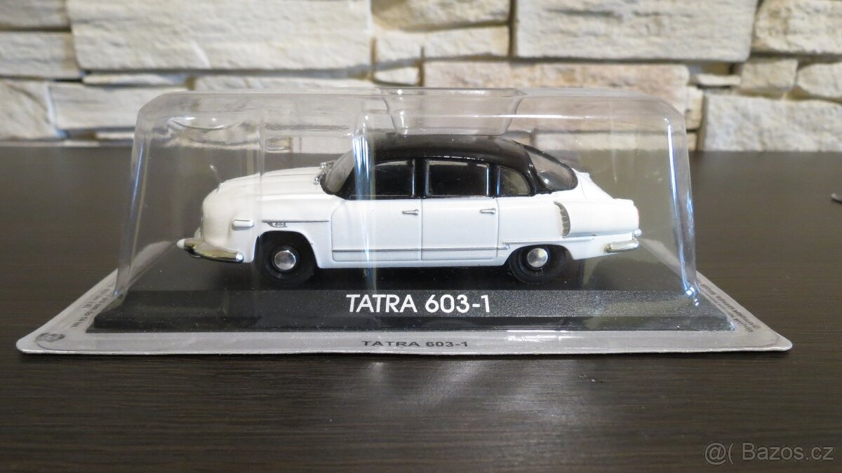 Autíčka modely Škoda, Tatra, Aston Martin, Maserati 1:43. - 7
