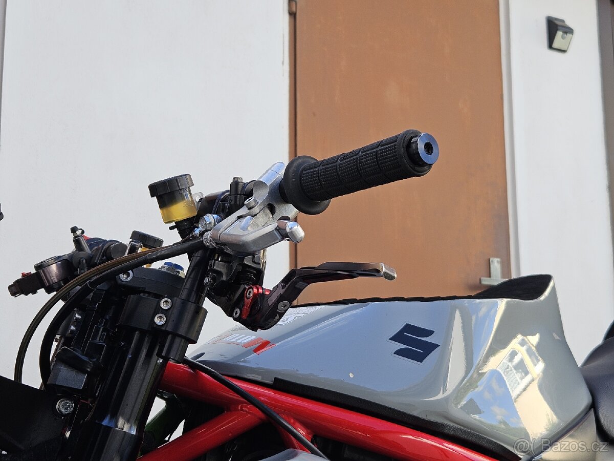 Suzuki GSX-R 750 K7 Stunt - 7