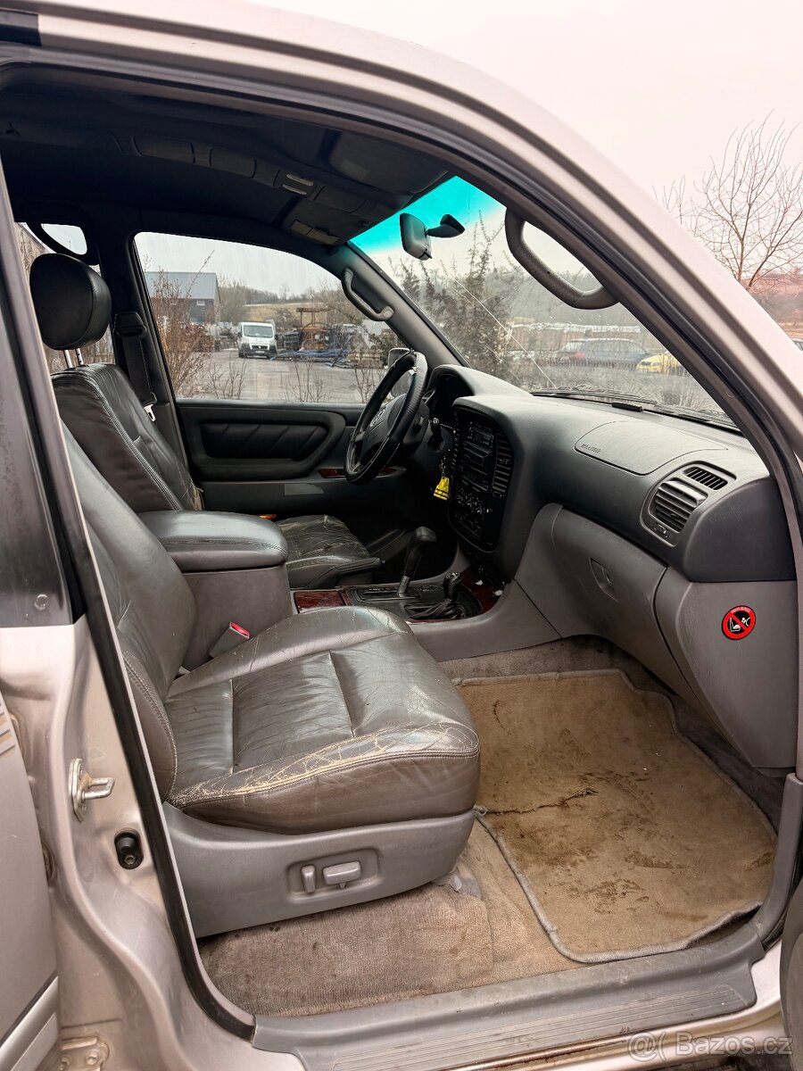 Toyota Land Cruiser 100 - 7