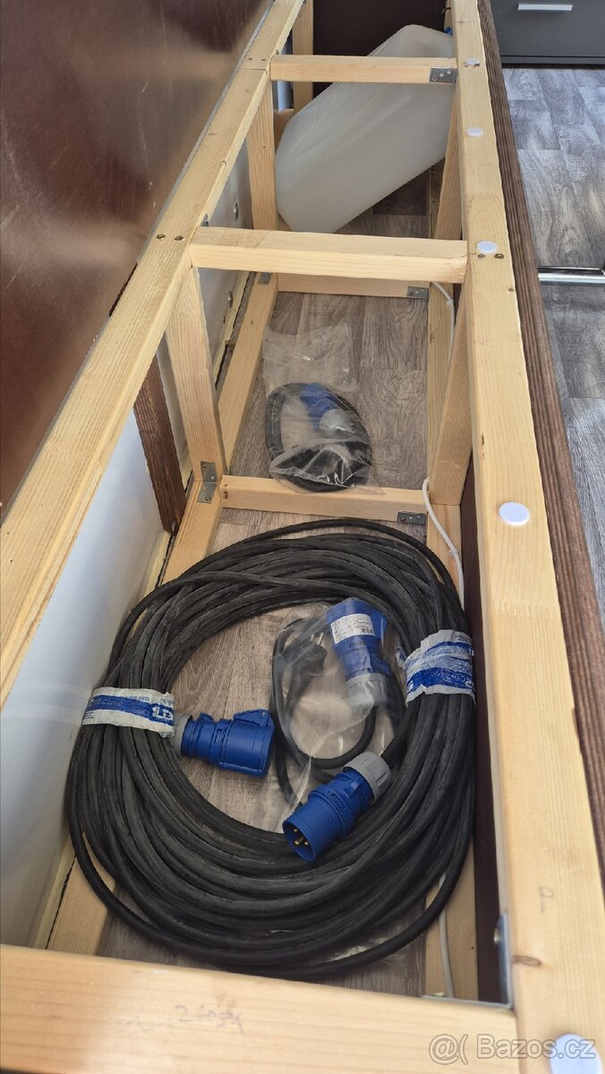 Prodám karavan NIEWIADÓW EVEREST BS 750
- 7