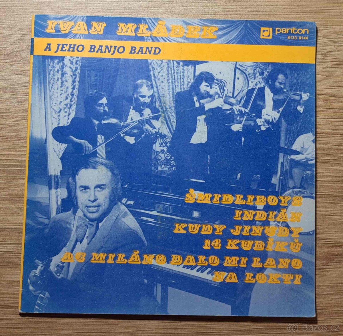 prodám malé gramofonové desky typu SINGL - 7