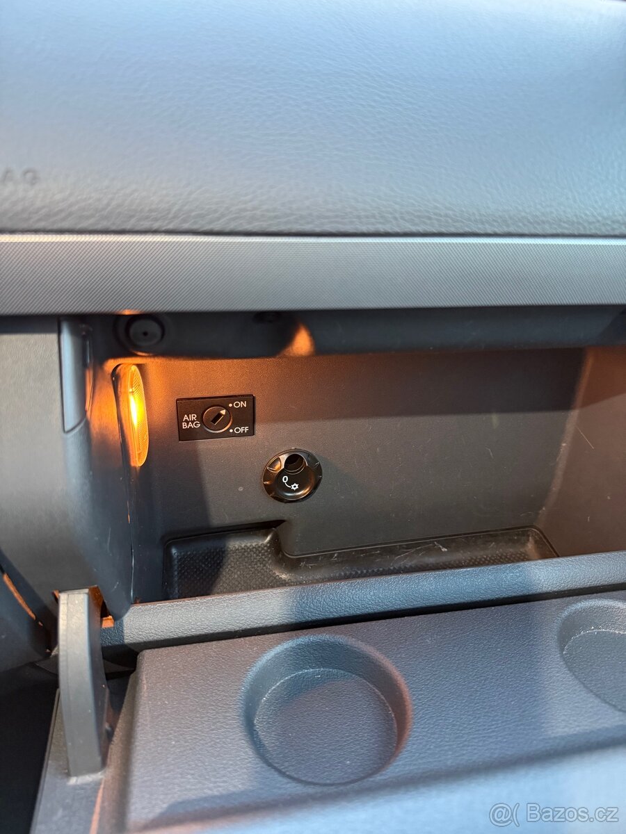 Vw touran 1 1.9tdi 77kw 7 míst - 7