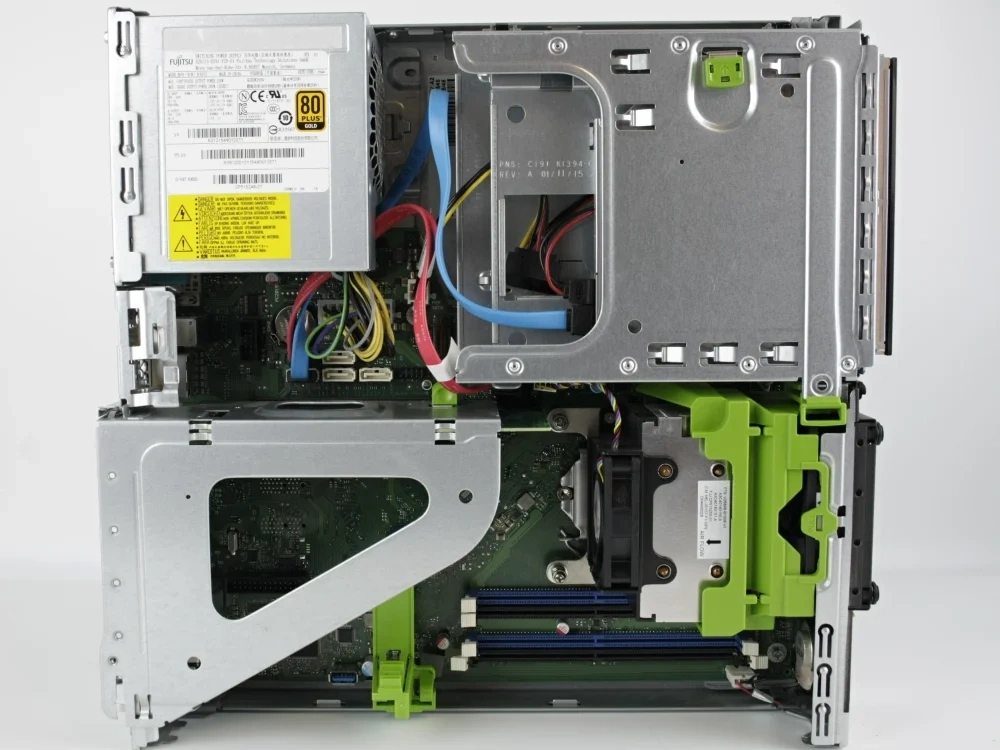 PC Fujitsu - i3 6100, 8GB RAM, 256GB SSD, ZÁRUKA, Win 11 - 7