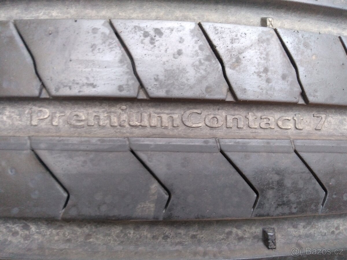 Prodám 2 letní gumy Continental 235/55 R18 DOT 5023 - 7