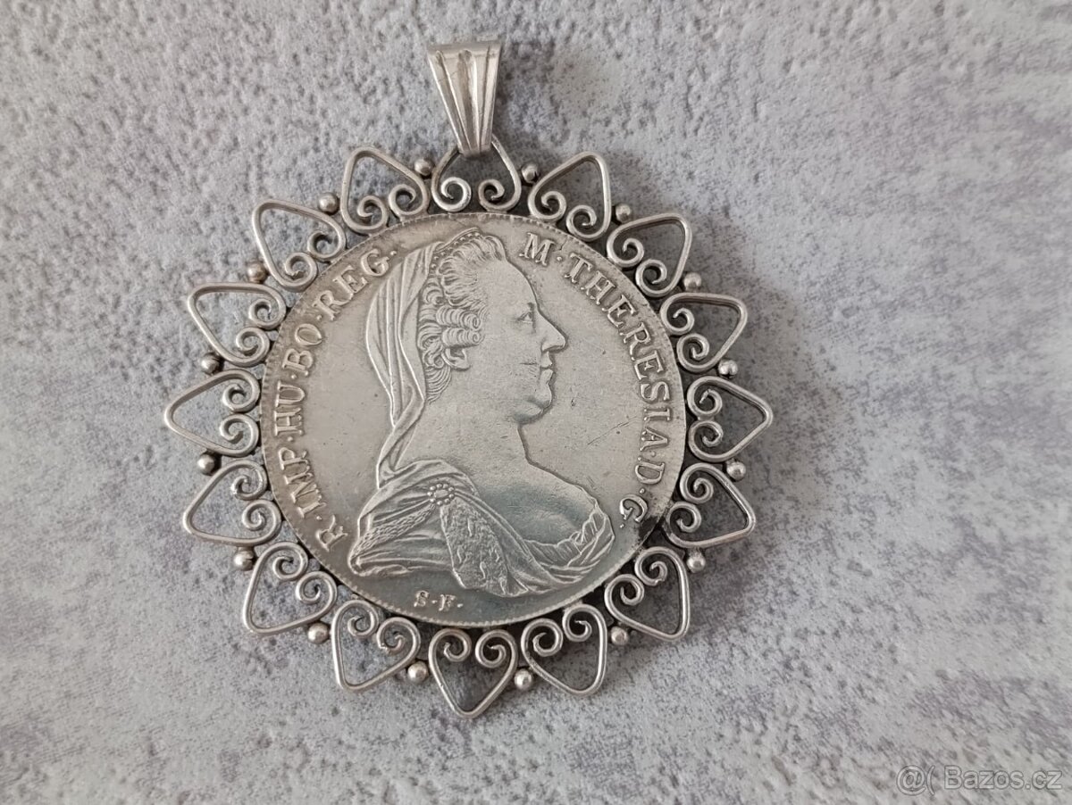 Velká stříbrná mince - tolar Marie Terezie v rámečku, PUNC - 7
