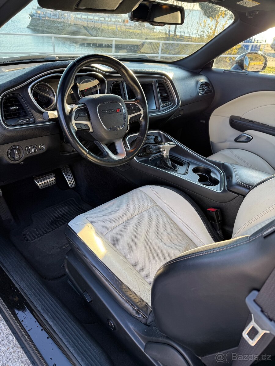 Dodge Challenger sxt plus 2018 3.6l v6 - 7