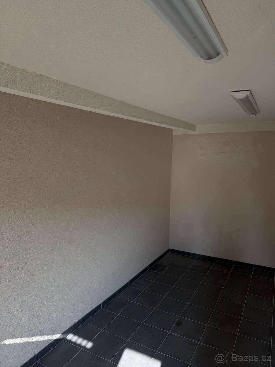 Prodám moc hezkou garaž - 7