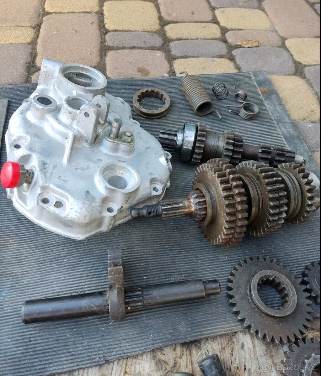 Originální díly do převodovky z vojenského depozitu Dněpr Ur - 7