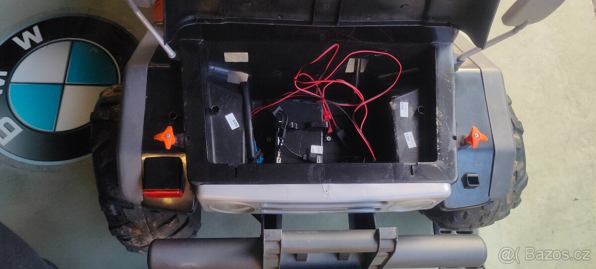 Elektrické dětské autíčko Peg Perego Gaucho Rock In - 7