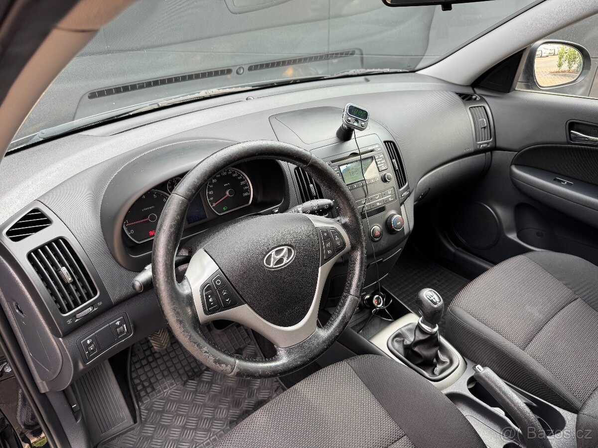 Hyundai i30 1,4i Trikolor Plus ČR - 7