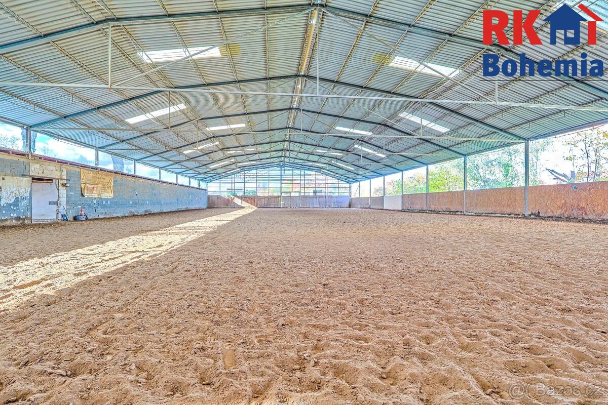 Prodej jezdeckého areálu s dlouholetou tradicí v obci Břežan - 7