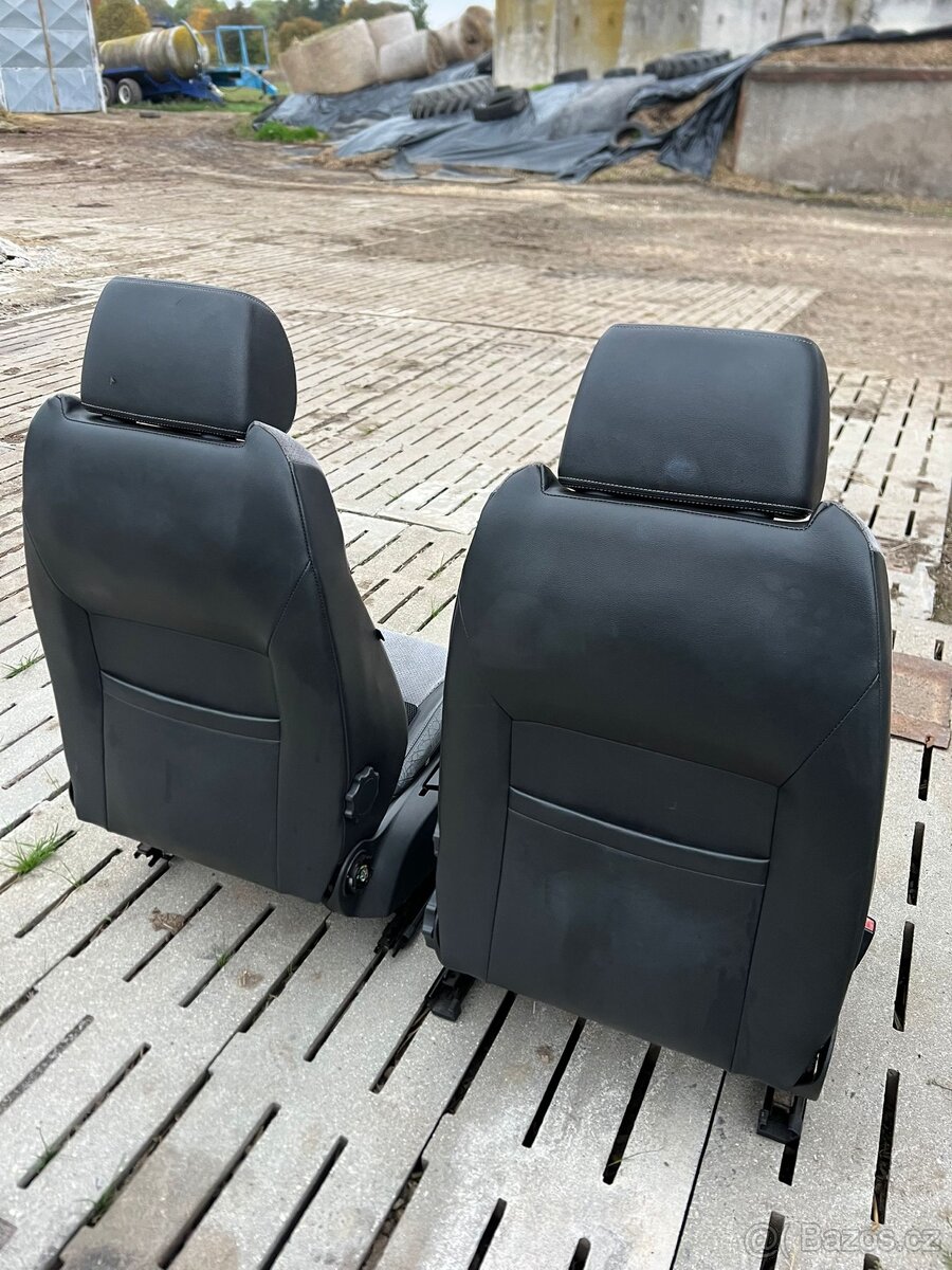 Škoda Octavia 2 interiér VRS - 7