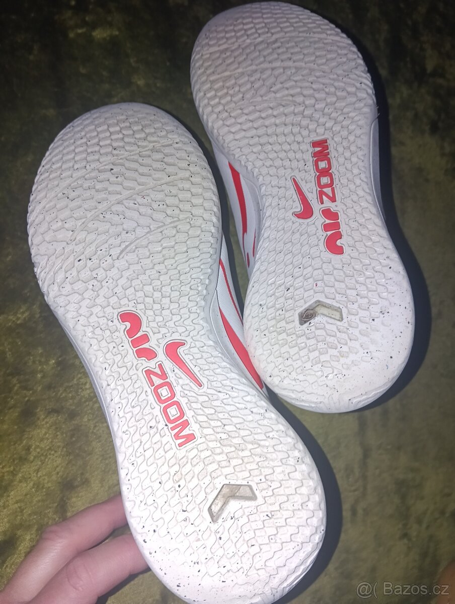 Chlapecké kopačky, sálovky. - 7