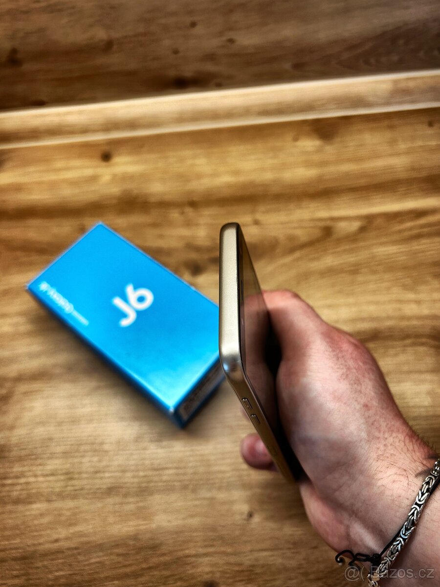 Samsung Galaxy J6 - 7