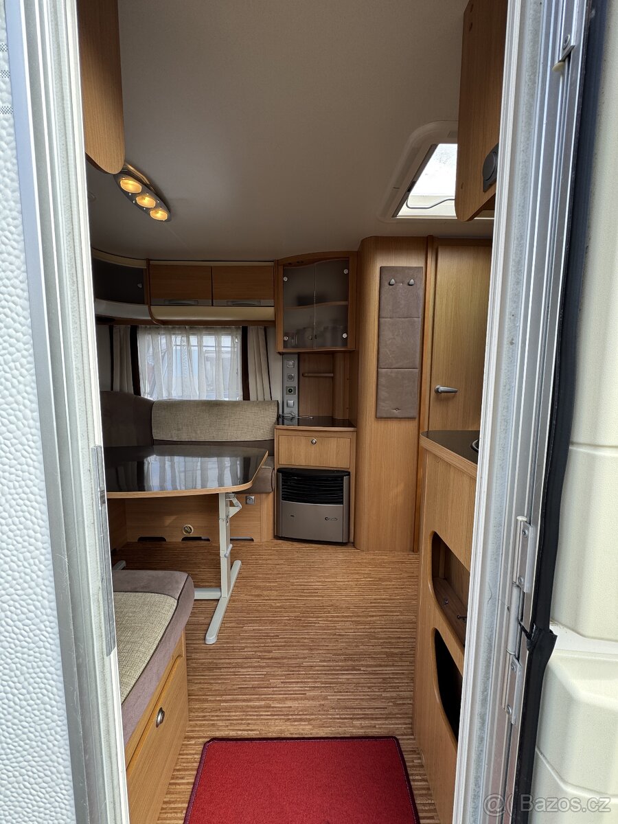 Adria Adora 563 PU ~ Královská postel - 7