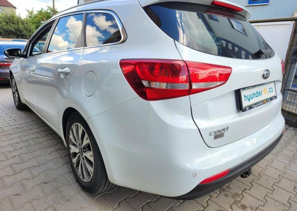 Kia Cee´d 1.6-NAVI-KAMERA-TOP VÝBAVA - 7