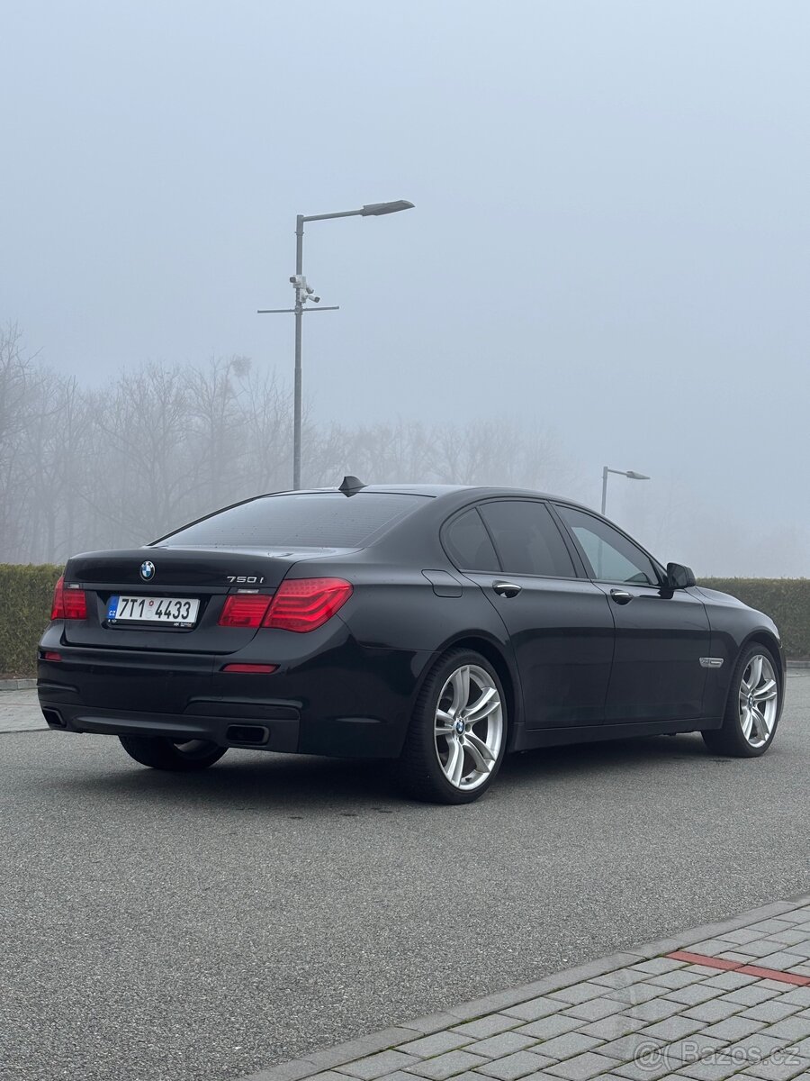 BMW 750i xDrive M-paket F01 - 7