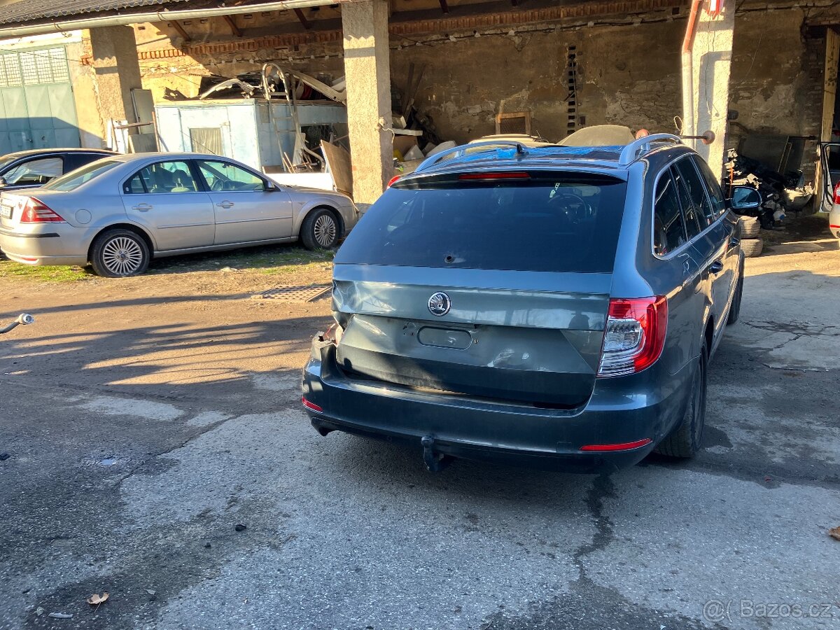 ŠKODA SUPERB II COMBI 2014 ELEGANCE - 7