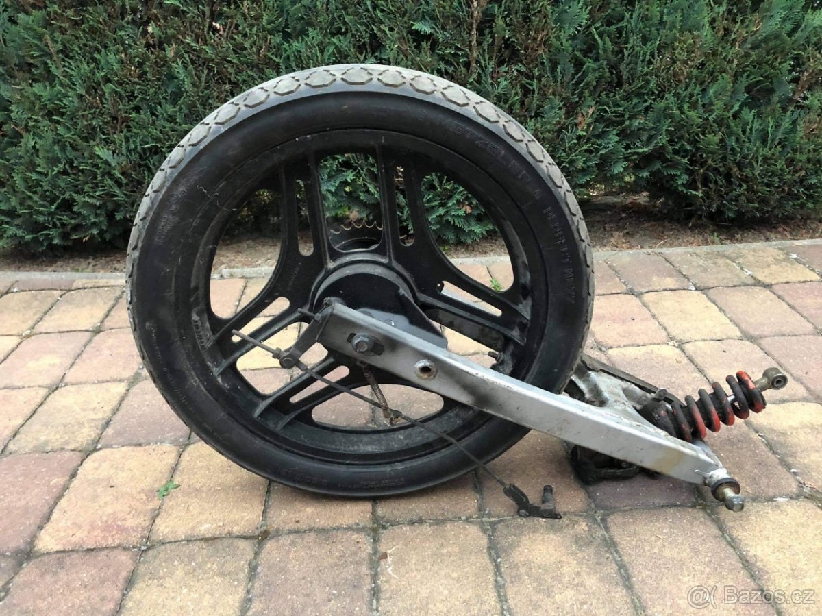 Honda NS 125 F - ráfky a kyvka - 7