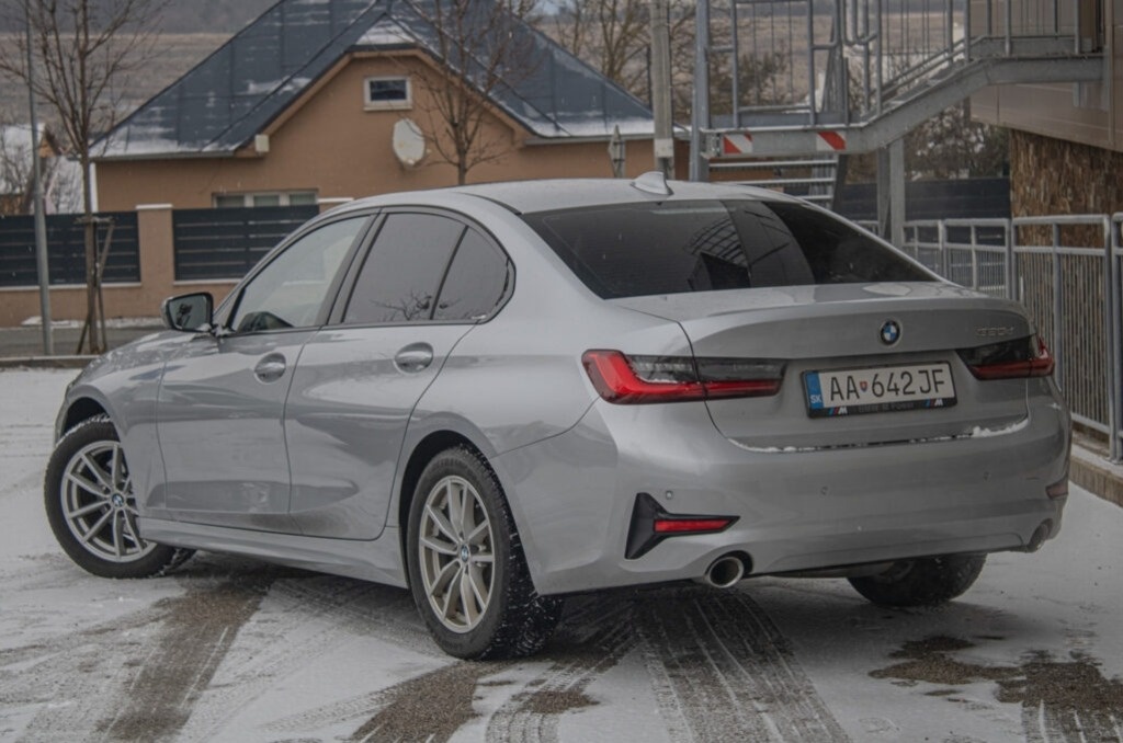 BMW Rad 3 320d Advantage A/T RWD - 7