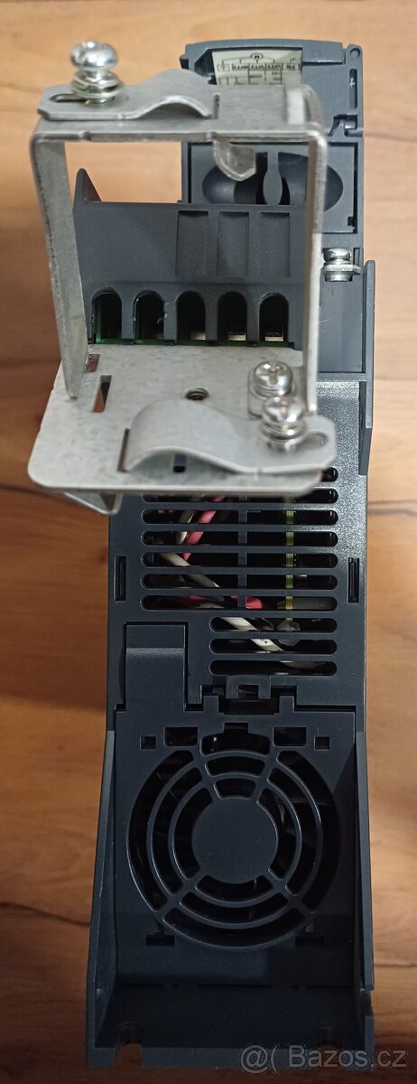 Frekvenční měnič 2,2kW 3-fázový ATV320U22N4B - 7