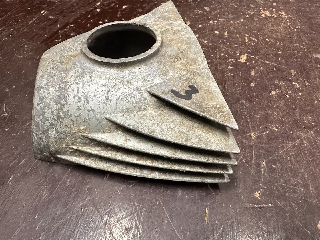 Predám kryt karburátoru JAWA 350/360 351 nepoškodený - 7