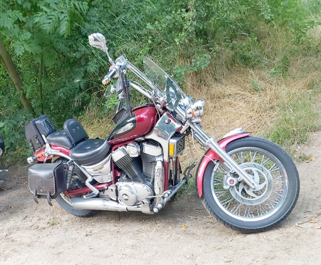 Suzuki Intruder VS 1400 - 7