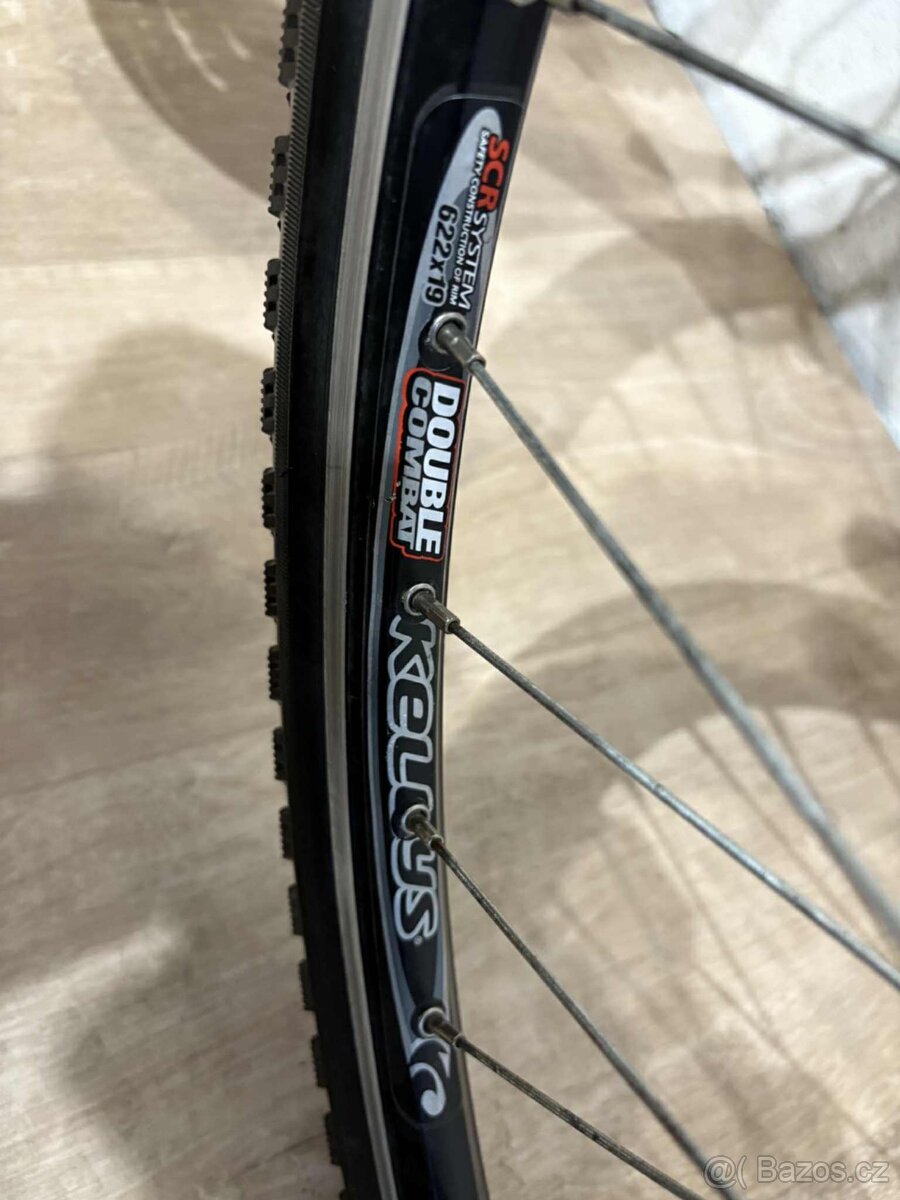 Značkové trekové kolo KELLYS 28” - 7