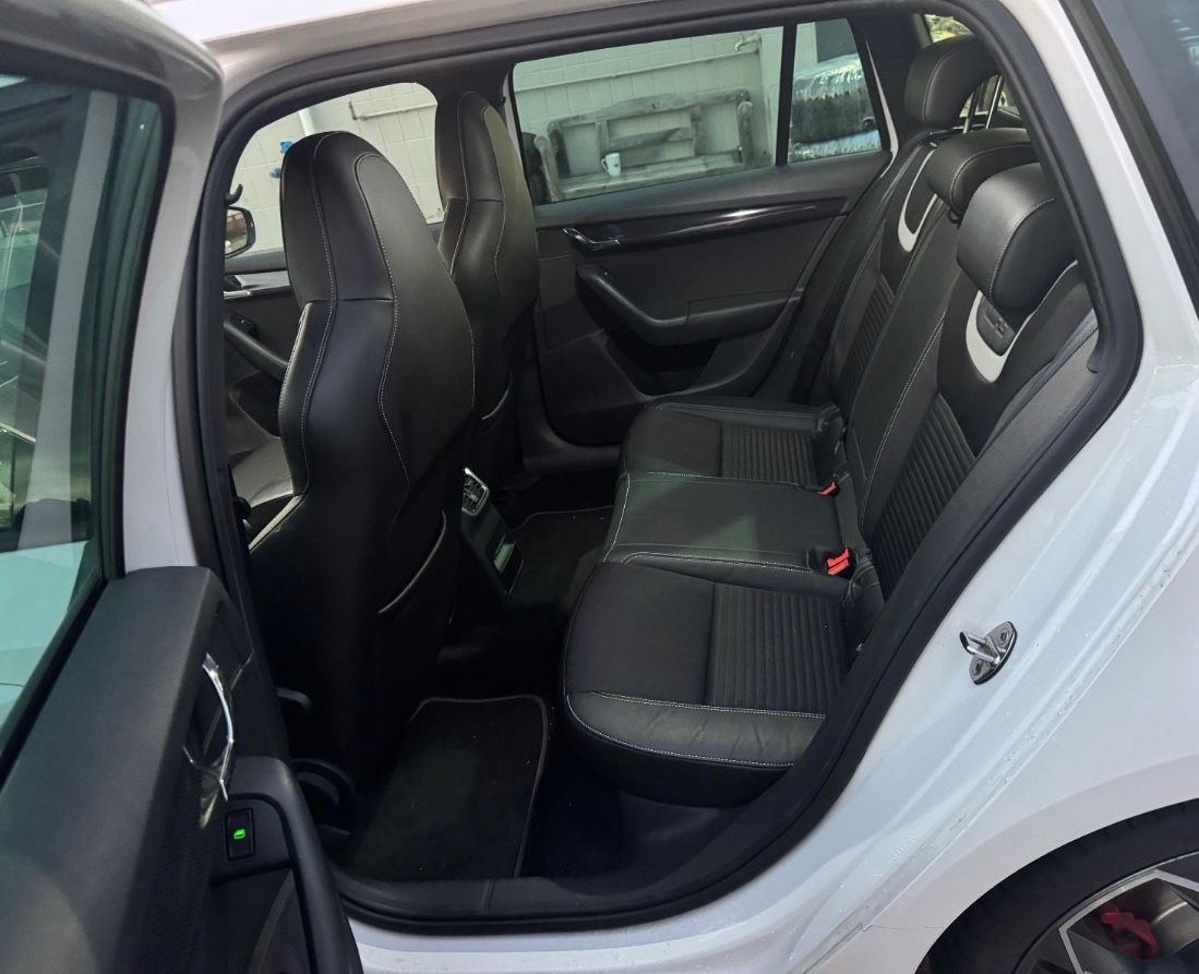 TOP SKODA OCTAVIA 3 RS laser white DSG + Webasto - 7