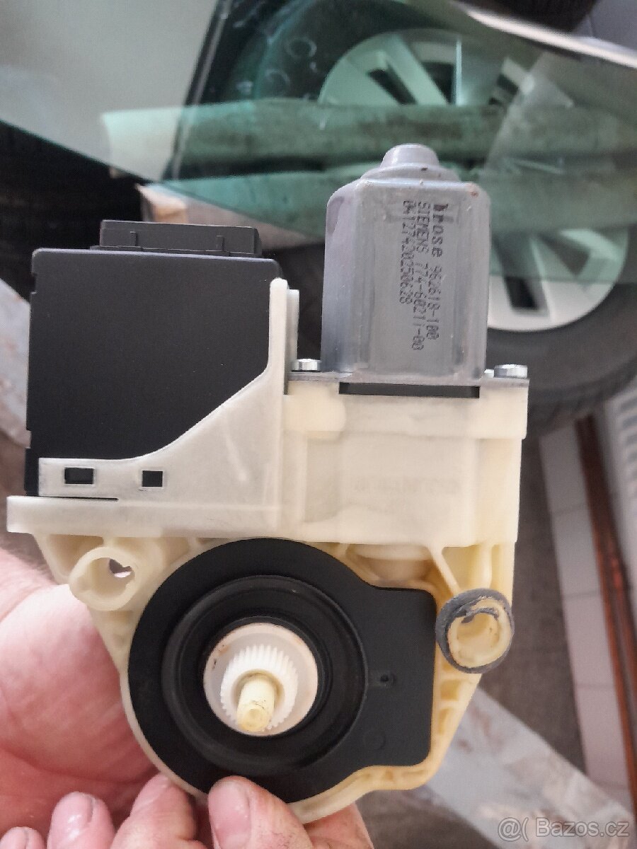 Zámek,klika,motorek,stahovačka VW Passat B6 - 7