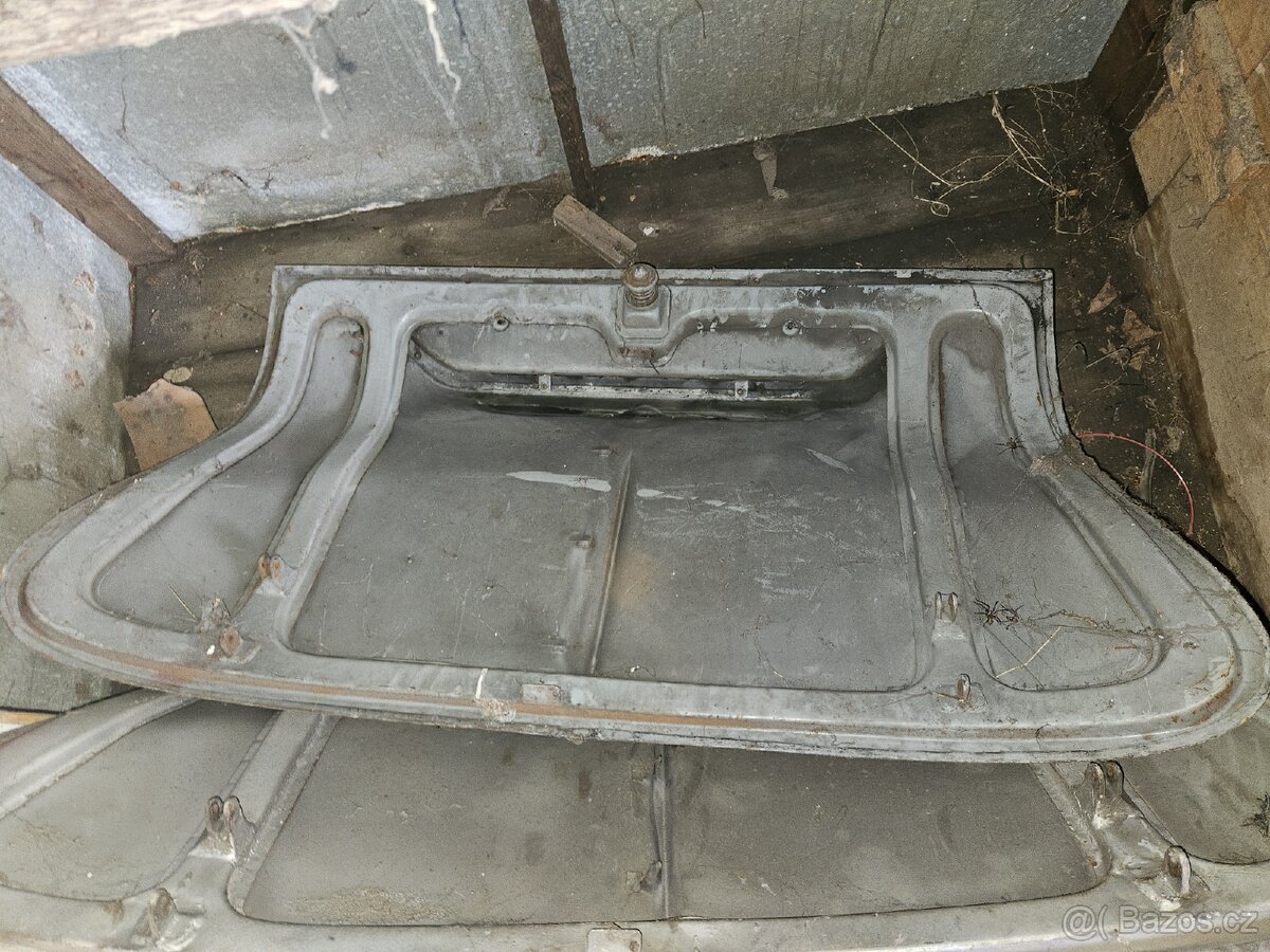 Tatra 603 zadní kapota - 7