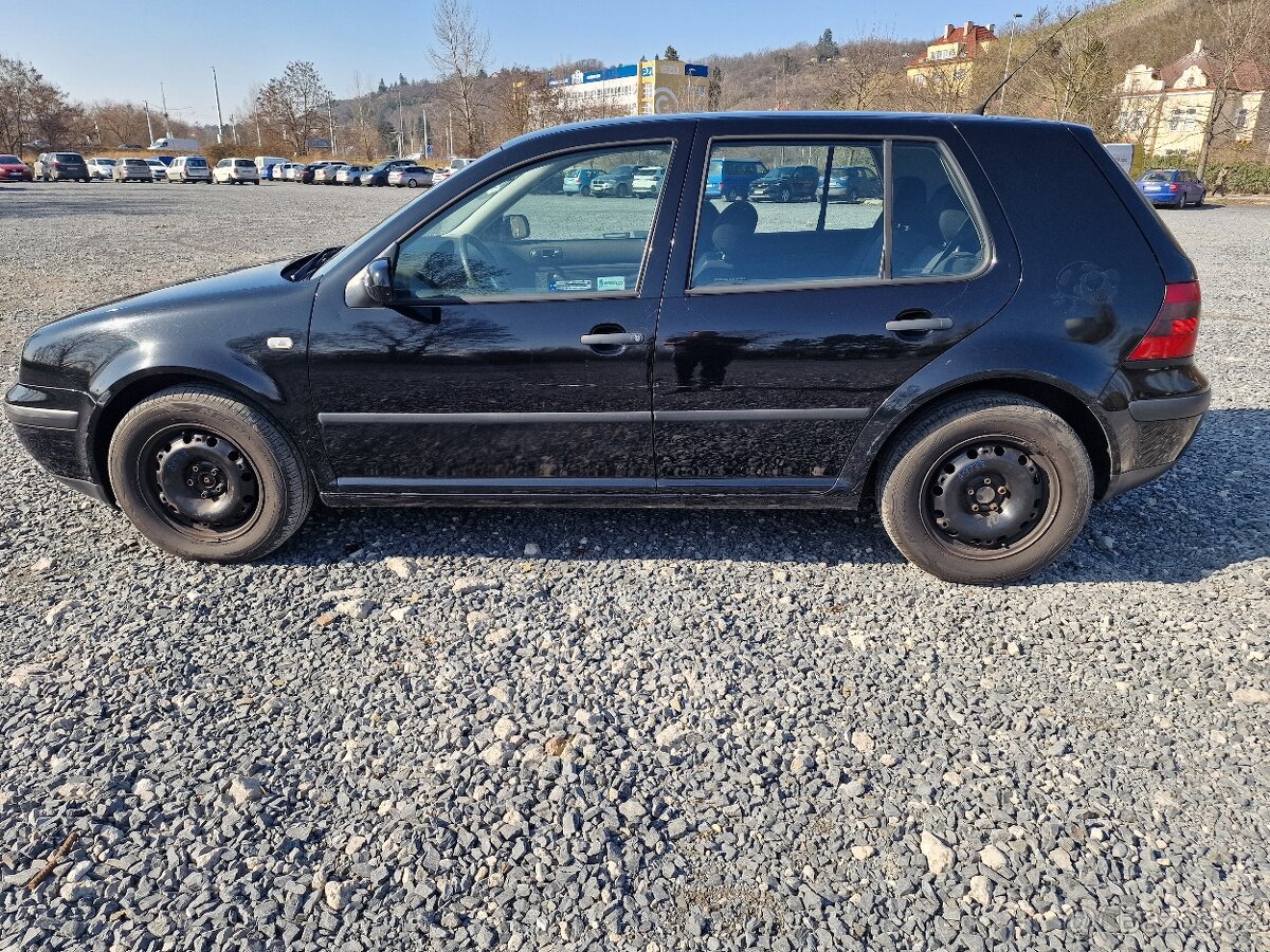 VW Golf 1.6 - 7