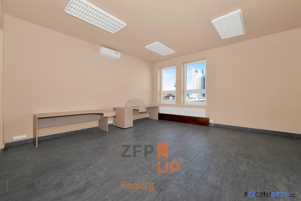 Pronájem komerčních prostorů o rozloze 600 m², ulice Velkomo - 7
